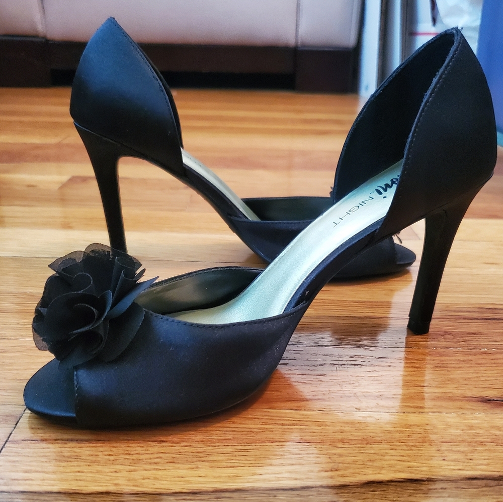 Black Peep Toe High Heels With Bow